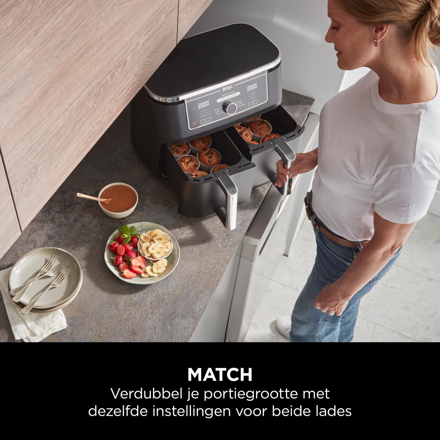 Ninja Foodi MAX Dual Zone Digitale Airfryer, 2 Laden, 9,5L, 6-in-1, Olievrij, Airfryen, Max Crisp, Braden, Bakken, Drogen, 8 Porties, Vaatwasmachinebestendige Manden Met Anti-aanbaklaag, Zwart AF400EU