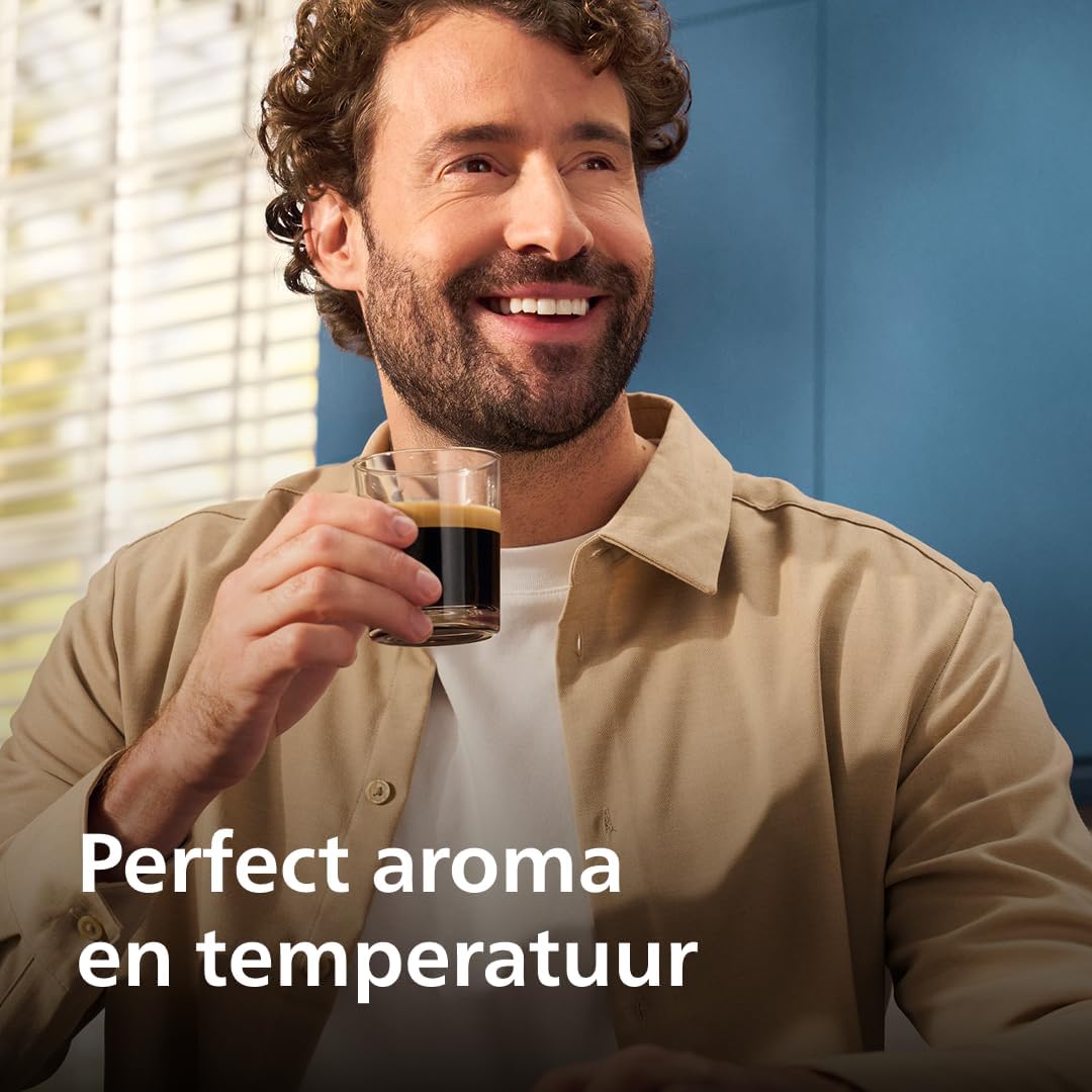 Philips 5500 - Serie Volautomatische Espressomachine: 20 Warme en Ijskoffies, Snelreinigend LatteGo-melksysteem, 40% Stiller met SilentBrew, QuickStart, Zwart en Zilver (EP5546/70)