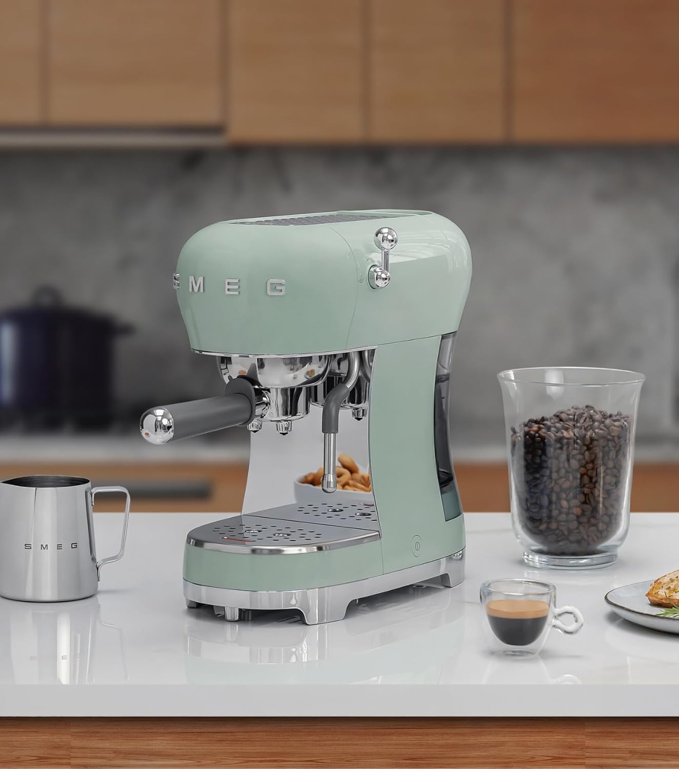 Machine à café expresso manuelle Smeg + 4 paquets de café moulu premium offerts